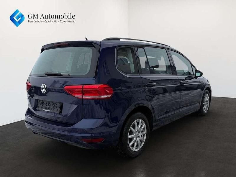 Gebraucht VW Touran Comfortline 116 PS (85 kW) 2017 Blau Van / Kleinbus