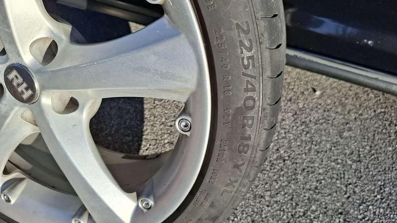 Gebraucht VW Touran Family 105 PS (77 kW) 2008 Schwarz Van / Kleinbus