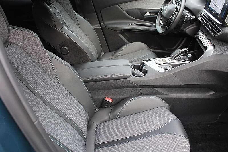 Gebraucht Peugeot 3008 Allure 131 PS (96 kW) 2021 Blau SUV