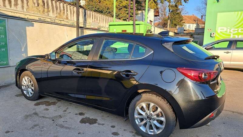 Schwarz Gebraucht 2015 Mazda 3 Inclusive Limousine | € 11.900 (Fairer Preis) - Bild 1/4