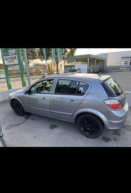 Gebraucht Opel Astra Edition 90 PS (66 kW) 2006 Grau Kleinwagen