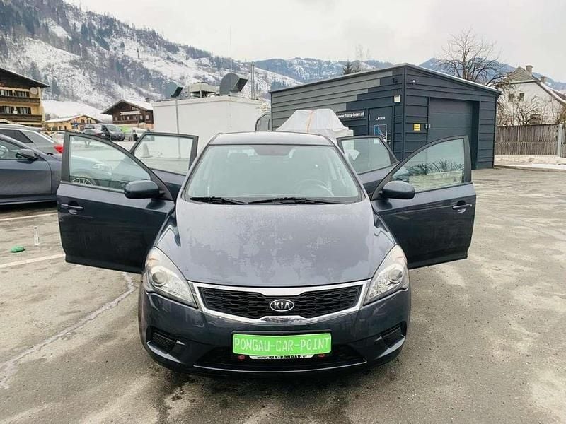 Gebraucht Kia Ceed 116 PS (85 kW) 2011 Grau Kleinwagen