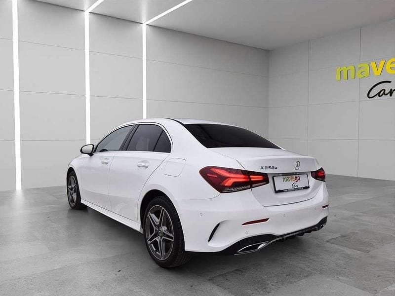 Gebraucht Mercedes A250 AMG line 160 PS (117 kW) 2023 Weiß Limousine