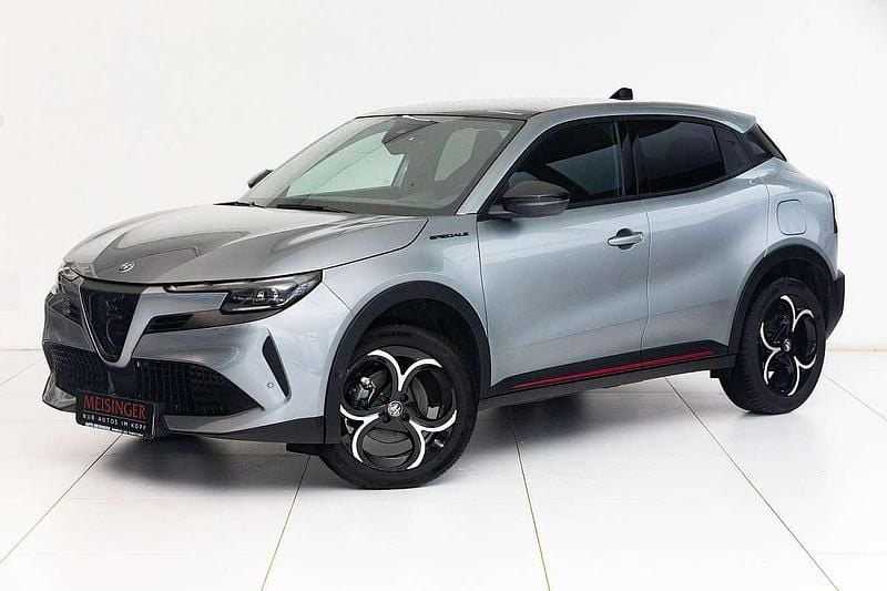 Silber Gebraucht 2025 Alfa Romeo Junior Edizione Speciale SUV | € 26.900 (Fairer Preis) - Bild 1/4