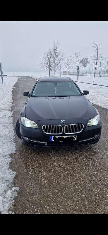 Gebraucht BMW 520 184 PS (135 kW) 2010 Schwarz Kombi