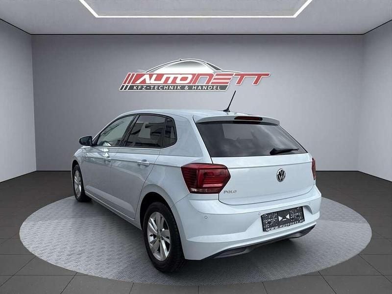 Gebraucht VW Polo Comfortline 65 PS (47 kW) 2019 Silber Kleinwagen