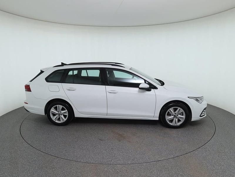 Gebraucht VW Golf VIII Life 116 PS (85 kW) 2024 Weiß Kombi