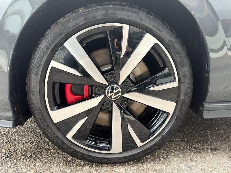 Neu VW Golf VIII GTE 272 PS (200 kW) 2025 Mittelgrau  metallic Limousine