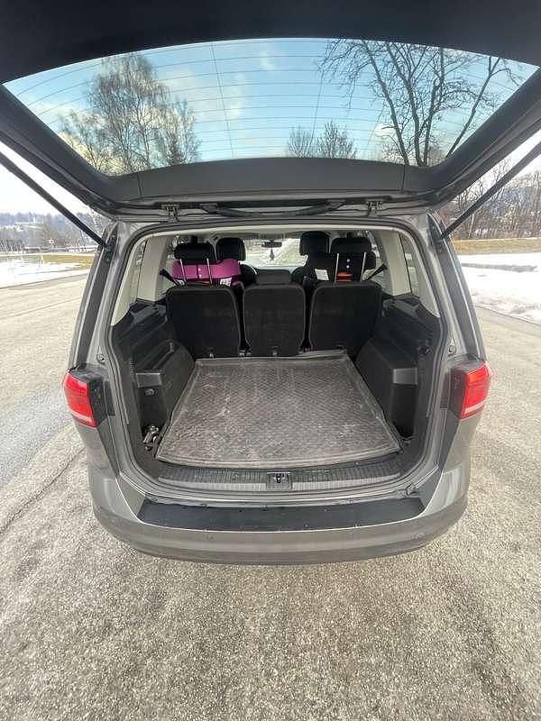 Gebraucht VW Touran Comfortline 110 PS (80 kW) 2016 Grau Van / Kleinbus