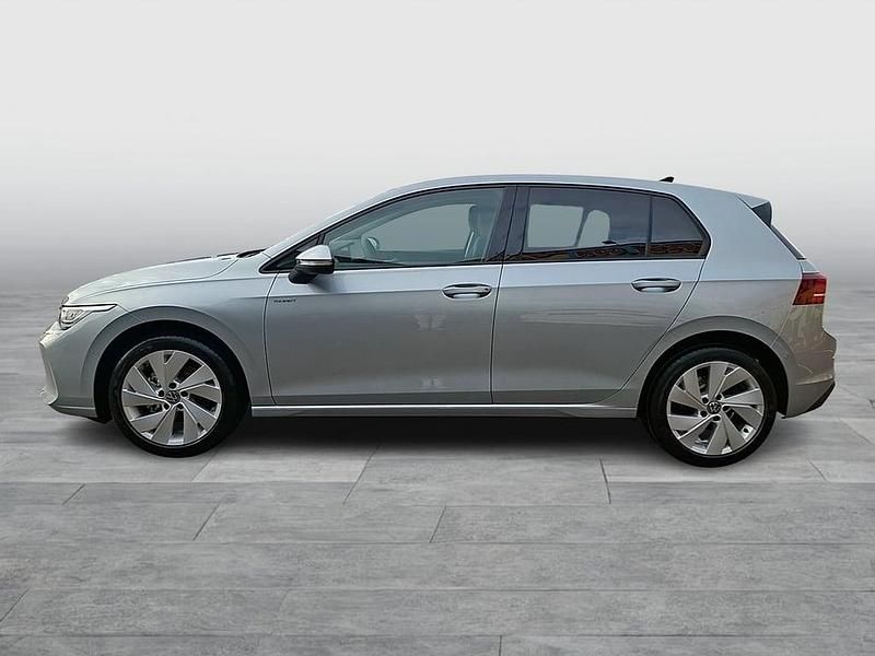 Neu VW Golf VIII 115 PS (84 kW) 2026 Silber  metallic