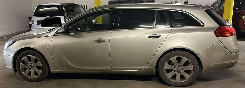 Gebraucht Opel Insignia Edition 131 PS (96 kW) 2012 Grau Kombi