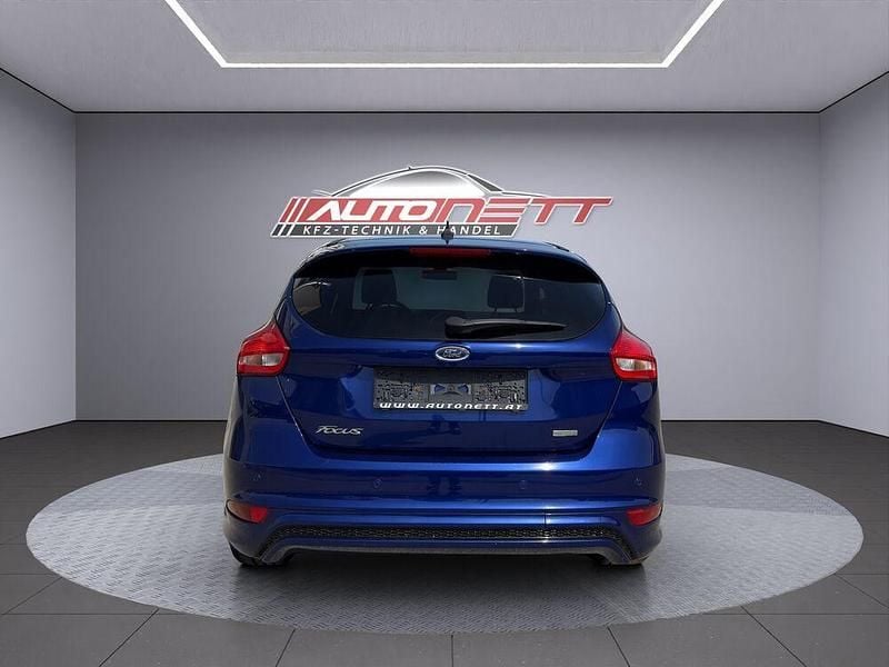 Gebraucht Ford Focus ST-Line 125 PS (91 kW) 2017 Blau Limousine