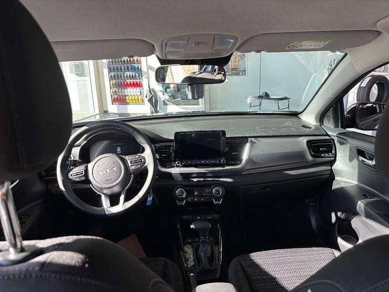 Neu Kia Stonic Silver 99 PS (72 kW) 2025 SUV