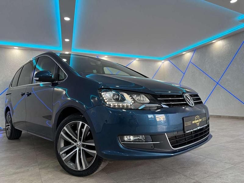 Blau Gebraucht 2016 VW Sharan Highline Van / Kleinbus | € 22.500 (Fairer Preis) - Bild 1/4
