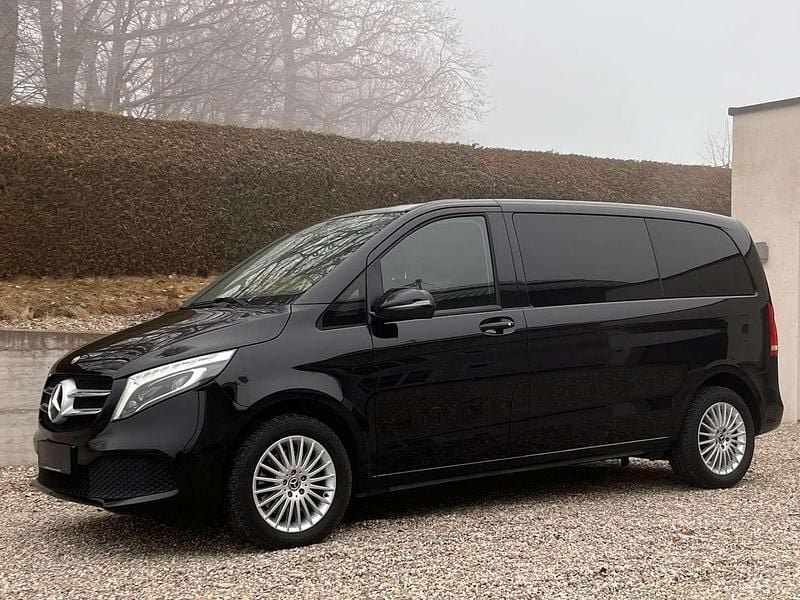 Gebraucht Mercedes V220 163 PS (119 kW) 2021 Schwarz Van / Kleinbus