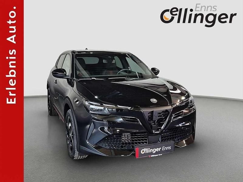 Neu Alfa Romeo GT Junior Edizione Speciale 146 PS (107 kW) 2025 Schwarz SUV