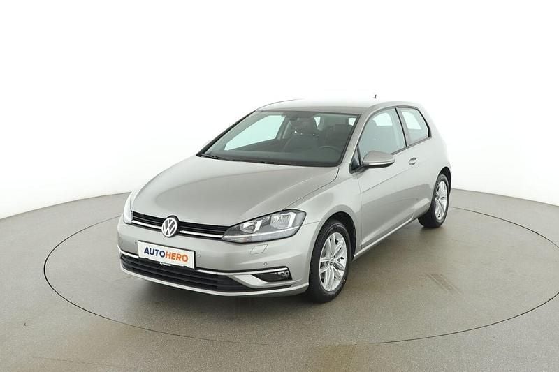 Grau Gebraucht 2017 VW Golf VII Highline Limousine | € 15.990 (Fairer Preis) - Bild 1/3
