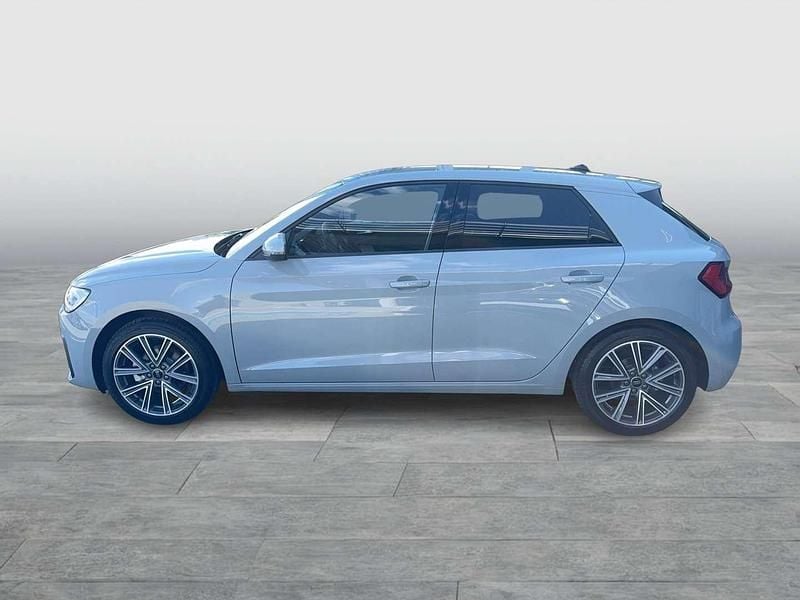 Neu Audi A1 116 PS (85 kW) 2025 Grau Limousine