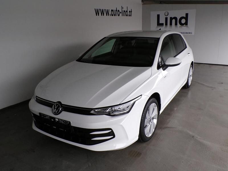 Neu VW Golf VIII 115 PS (84 kW) 2026 Weiss  normal