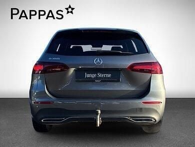 Gebraucht Mercedes B180 Edition 136 PS (100 kW) 2025 Grau Van / Kleinbus