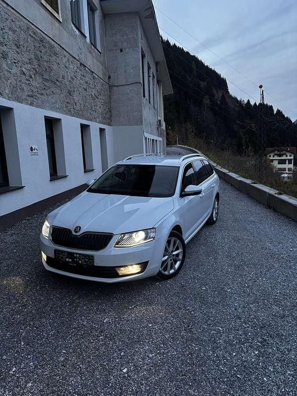 Weiß Gebraucht 2016 Skoda Octavia Style Kombi | € 10.499 (Guter Preis) - Bild 1/4