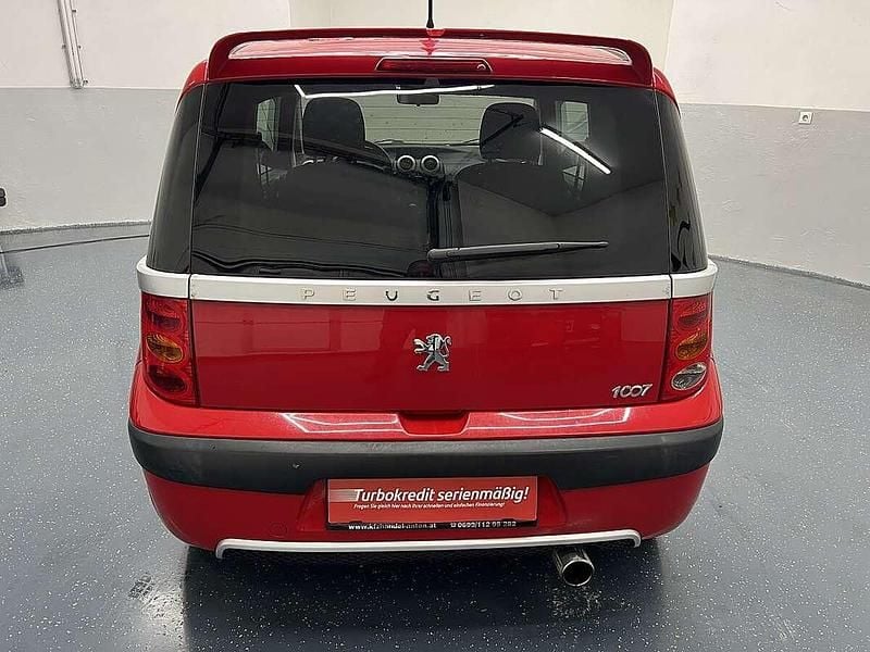 Gebraucht Peugeot 1007 68 PS (50 kW) 2005 Rot Van / Kleinbus