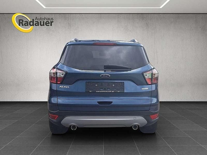 Gebraucht Ford Kuga Titanium 150 PS (110 kW) 2018 Blau SUV