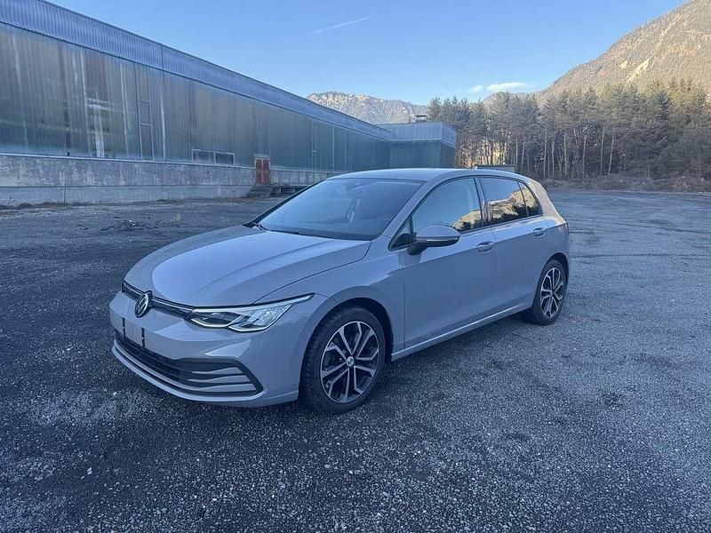 Gebraucht VW Golf VII Life 150 PS (110 kW) 2020 Grau Limousine