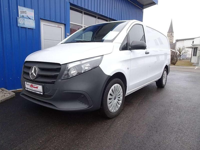 Gebraucht Mercedes Vito 163 PS (119 kW) 2024 Weiß Van