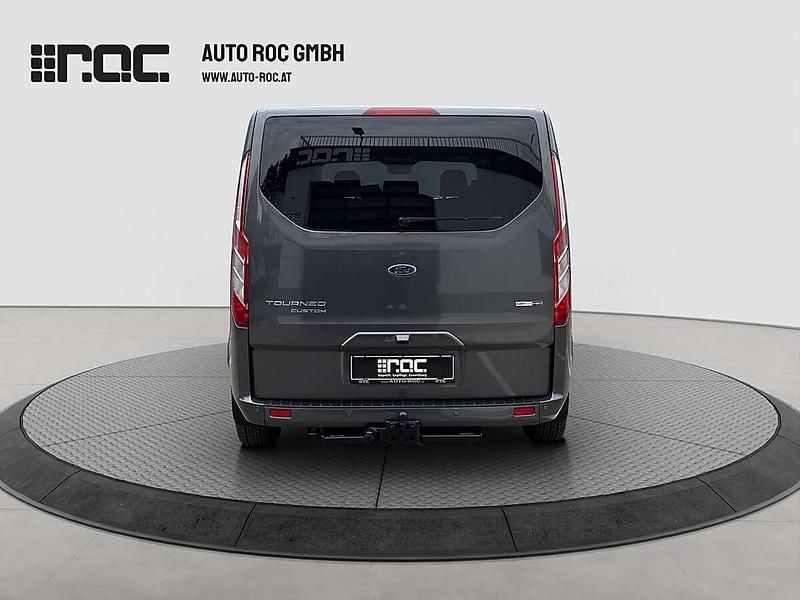 Gebraucht Ford Tourneo Custom Titanium 186 PS (136 kW) 2020 Grau Van