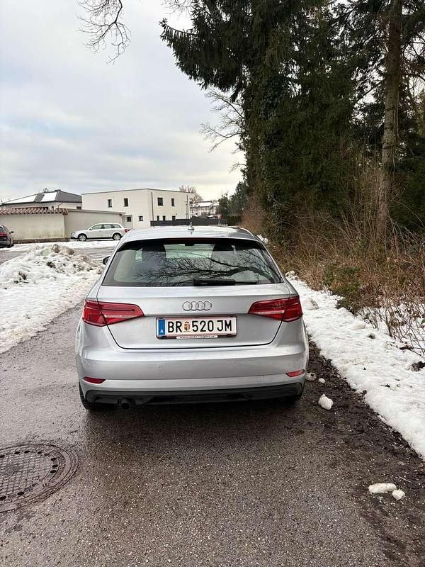 Gebraucht Audi A3 116 PS (85 kW) 2018 Silber Limousine