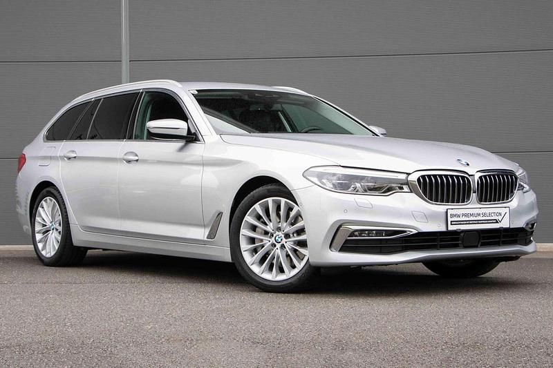 Gebraucht BMW 530 265 PS (194 kW) 2019 Silber Kombi