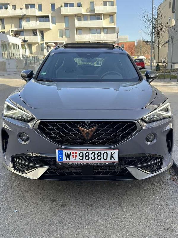 Grau Gebraucht 2021 Cupra Formentor VZ1 SUV | € 26.500 (Fairer Preis) - Bild 1/4
