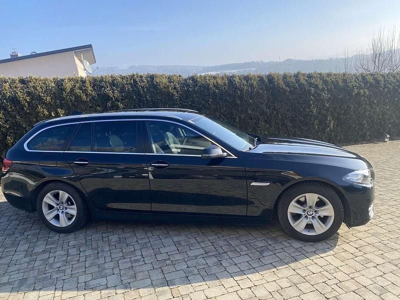 Gebraucht BMW 520 Comfort Edition 190 PS (139 kW) 2015 Schwarz Kombi