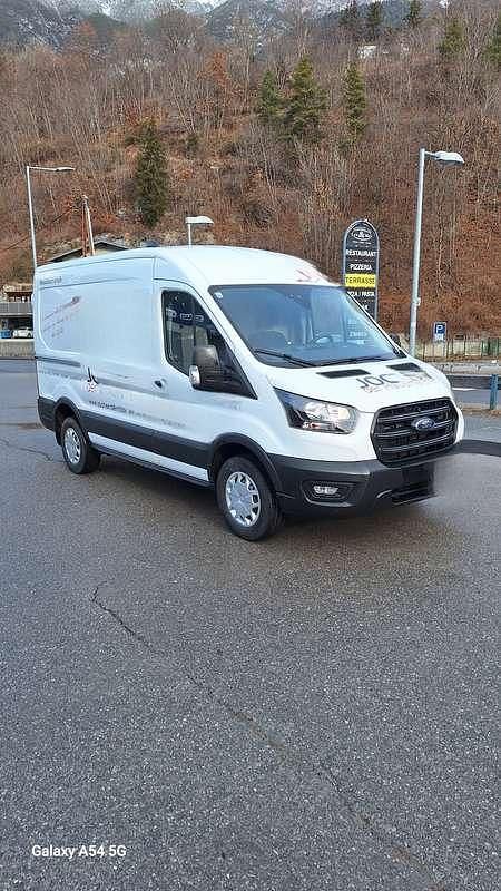 Gebraucht Ford Transit 129 PS (94 kW) 2024 Weiß Van / Kleinbus