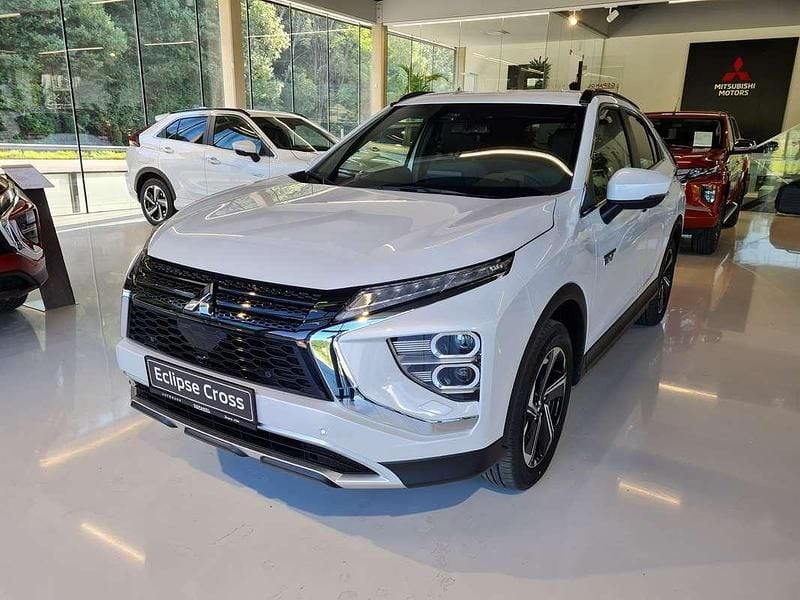 Weiß Gebraucht 2024 Mitsubishi Eclipse Cross Intense+ SUV | € 33.750 (Fairer Preis) - Bild 1/4