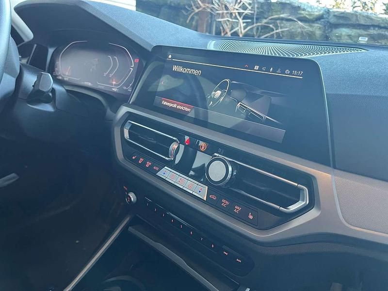 Gebraucht BMW 320 190 PS (139 kW) 2021 Silber Kombi