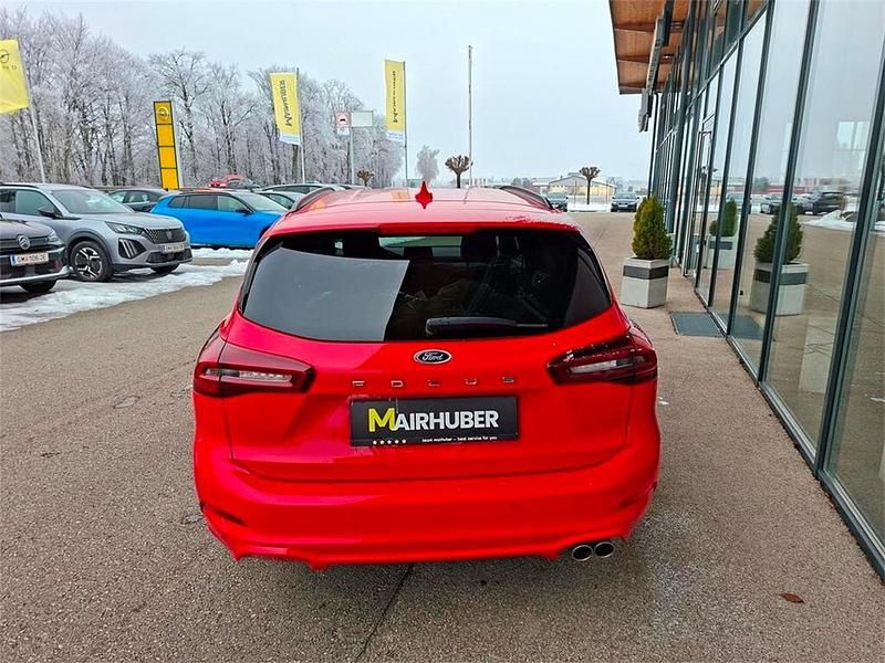 Gebraucht Ford Focus ST-Line 125 PS (91 kW) 2022 Rot Kombi