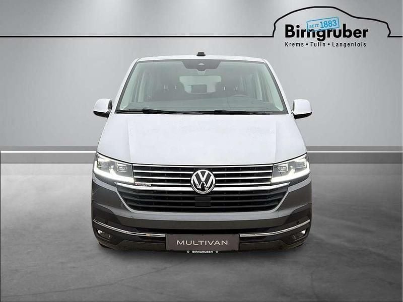 Gebraucht VW Multivan Highline 204 PS (150 kW) 2024 Silber  metallic Van