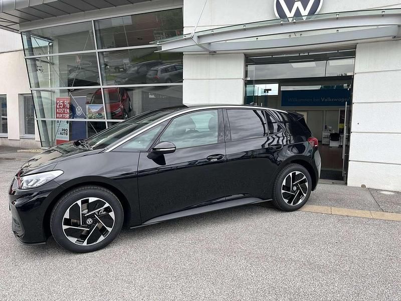 Gebraucht VW ID.3 Pure 125 kW (170 PS) 2025 Schwarz  metallic Kleinwagen