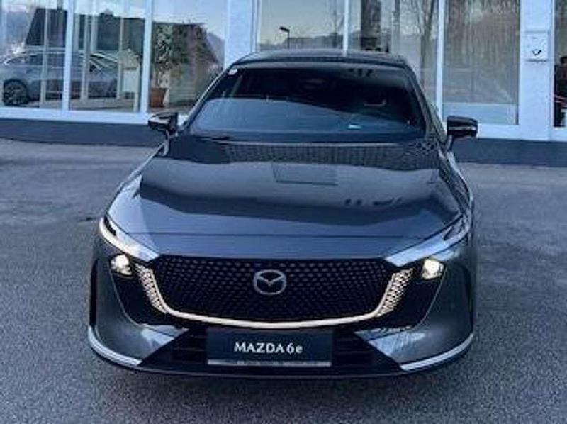 Neu Mazda 6e Takumi-Line 189 kW (258 PS) 2025 Grau Limousine