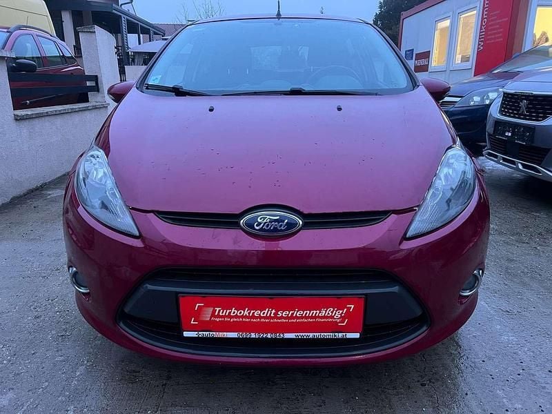 Gebraucht Ford Fiesta Trend 60 PS (44 kW) 2011 Rot Kleinwagen