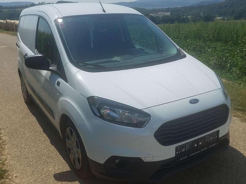 Gebraucht Ford Courier Trend 99 PS (72 kW) 2023 Weiß Van / Kleinbus