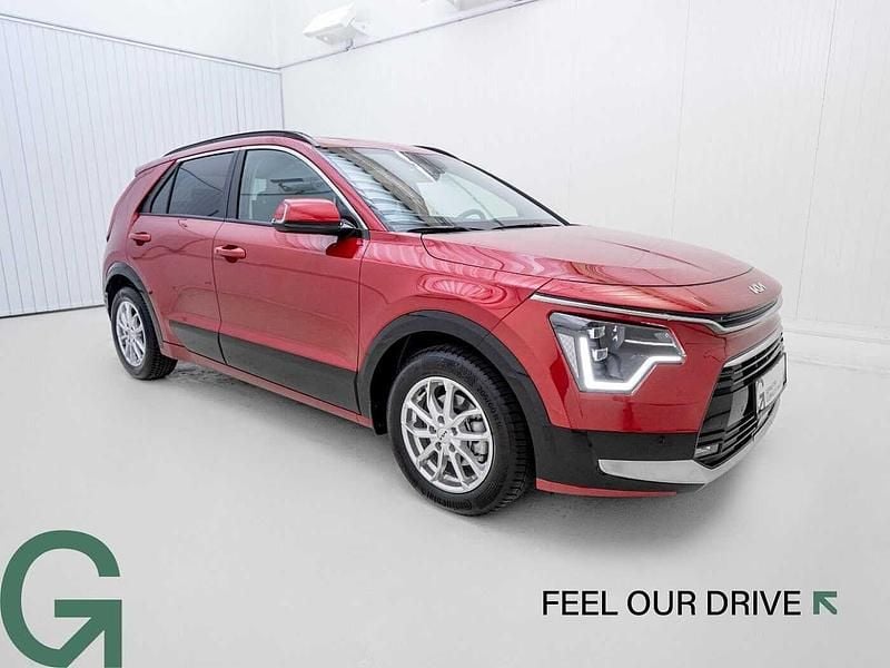 Gebraucht Kia Niro 104 PS (76 kW) 2023 Rot SUV