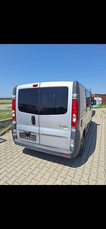 Gebraucht Renault Trafic Expression 114 PS (83 kW) 2011 Silber Van / Kleinbus