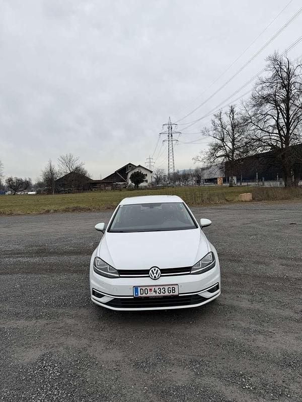 Gebraucht VW Golf VII 86 PS (63 kW) 2019 Limousine