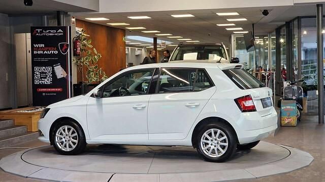 Gebraucht Skoda Fabia 60 PS (44 kW) 2015 Weiß Limousine