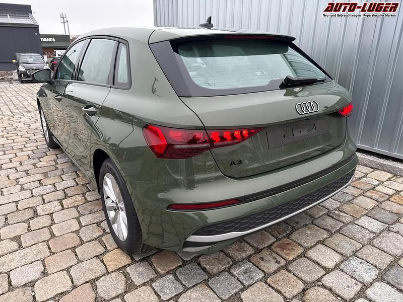 Neu Audi A3 2026 Distriktgrün metallic Limousine