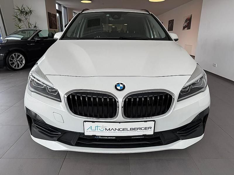Gebraucht BMW 218 Gran Tourer Sport Line 140 PS (102 kW) 2019 Mineralweiss metallic Van / Kleinbus
