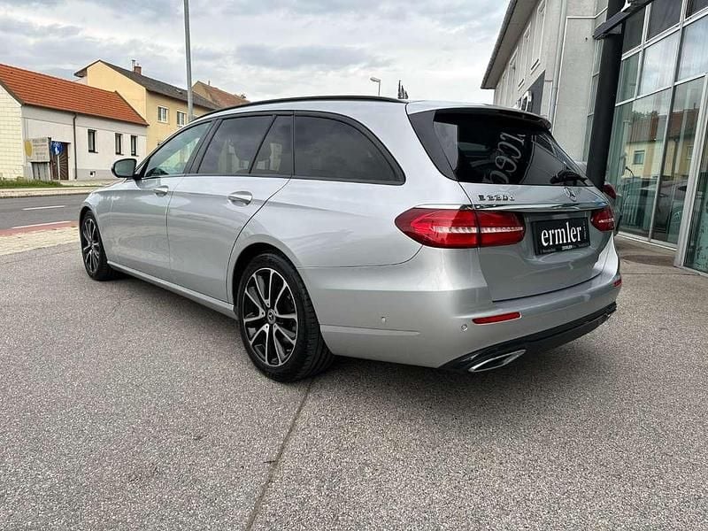 Gebraucht Mercedes E220 Avantgarde 194 PS (142 kW) 2019 Silber Kombi